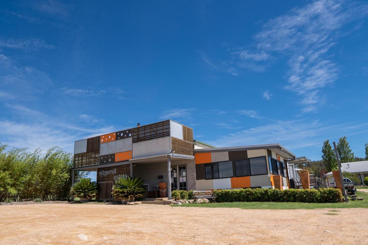 Ridgemill Estate Aparthotel สแตนธอร์ป ภายนอก รูปภาพ
